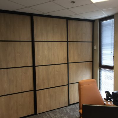 Cloisons de bureaux pleine avec traverse intermédiaire