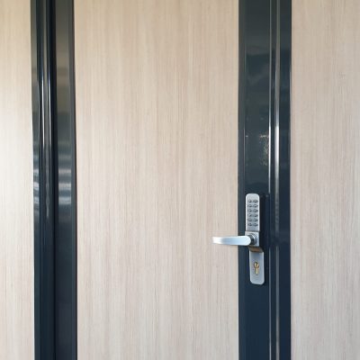 Porte pleine a serrure digicode